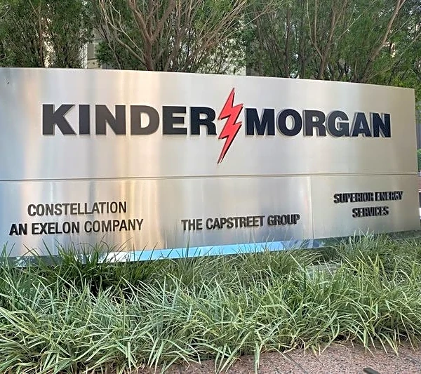 Kinder Morgan tops second-quarter profit estimates on higher gas volumes, power demand