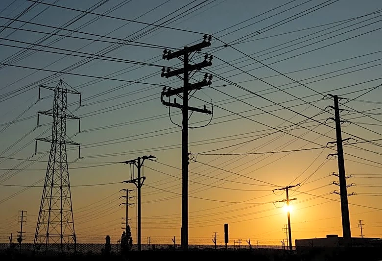 Massive disconnect of power roiled largest US electric grid