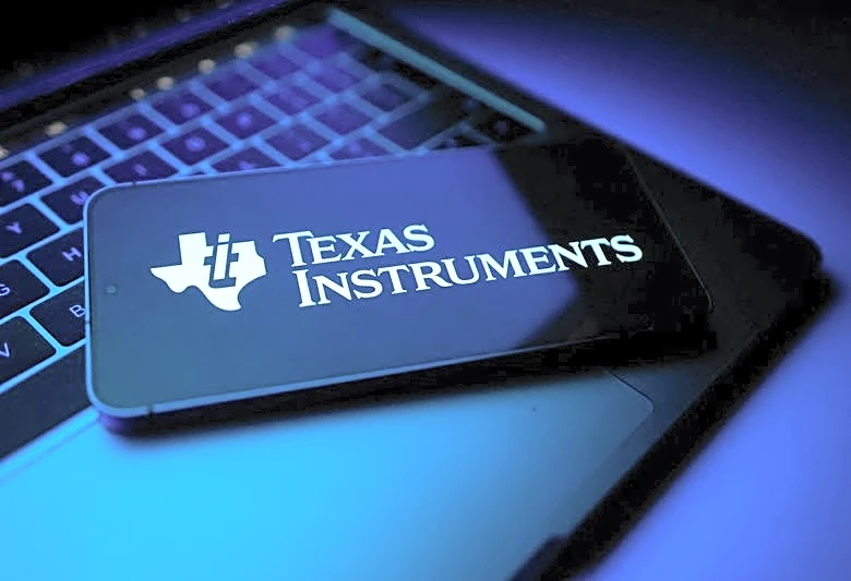 Texas Instruments forecasts upbeat revenue on analog chip demand