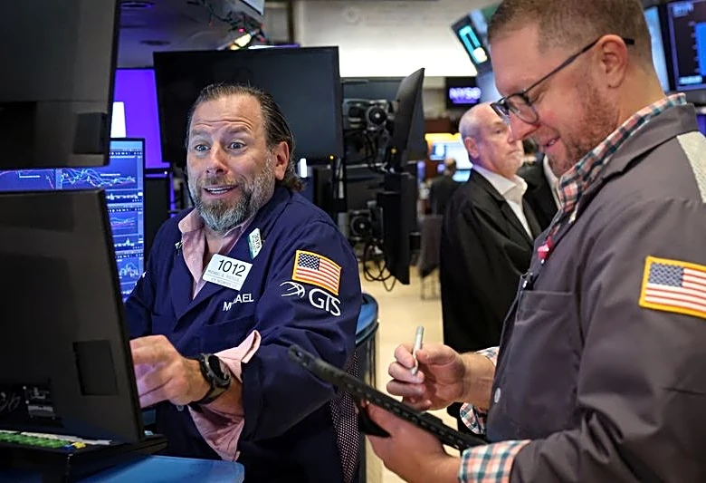 Wall St futures tick higher after tech rout; Mideast, tariffs in focus