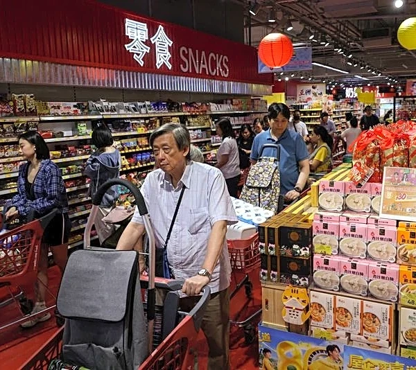 Persistently high inflation to nag global economy, say economists: Reuters poll