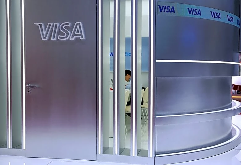 Visa to lay off 7% of staff as efficiency push deepens