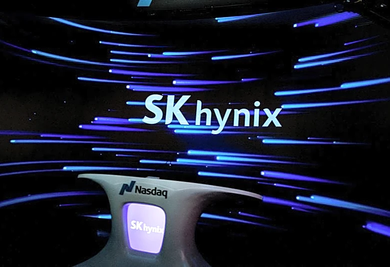 SK Hynix's record profit misses forecasts,  shares slump 10% despite robust AI chip demand