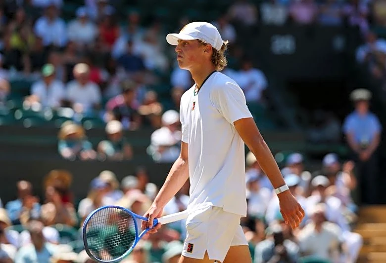 Tennis-Hewitt's son Cruz earns first ATP Tour win in Washington opener