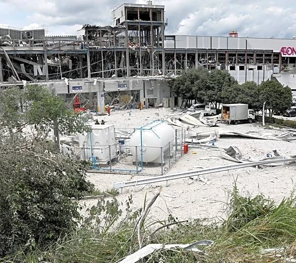 After the quake came the blast: Inside Japan's shopping mall disaster