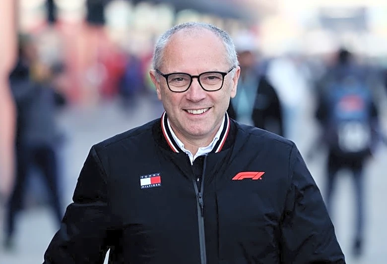 Motor racing-Domenicali positive on future F1 engine package