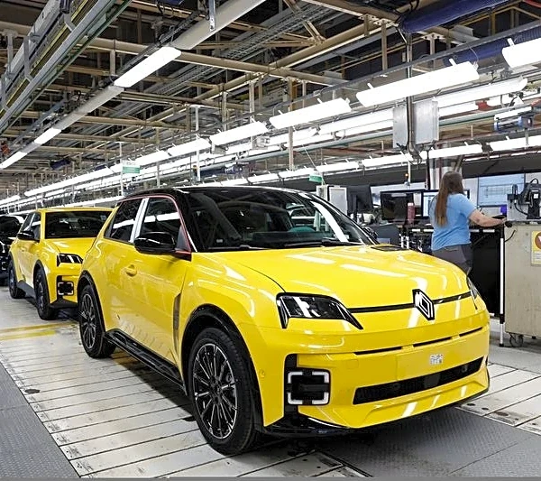 Renault swings to profit on EVs despite rise of Chinese rivals