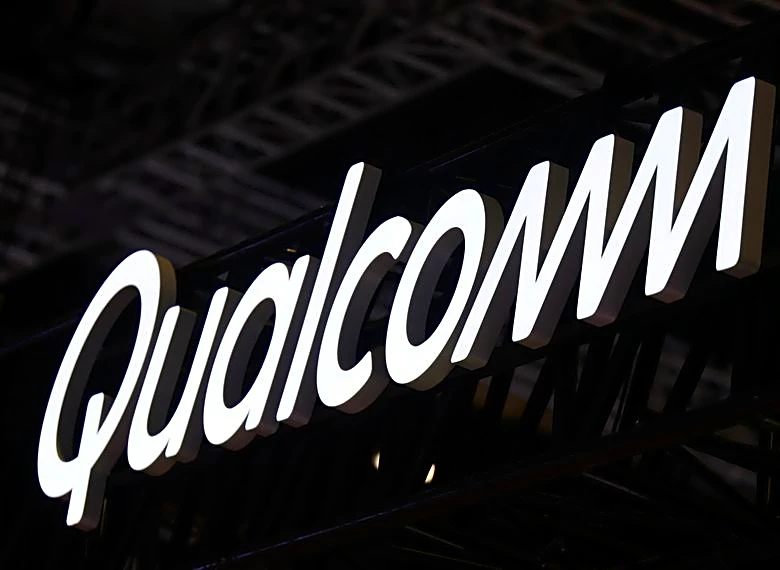 Qualcomm forecasts weak quarterly profit, expects Apple revenue drop to accelerate