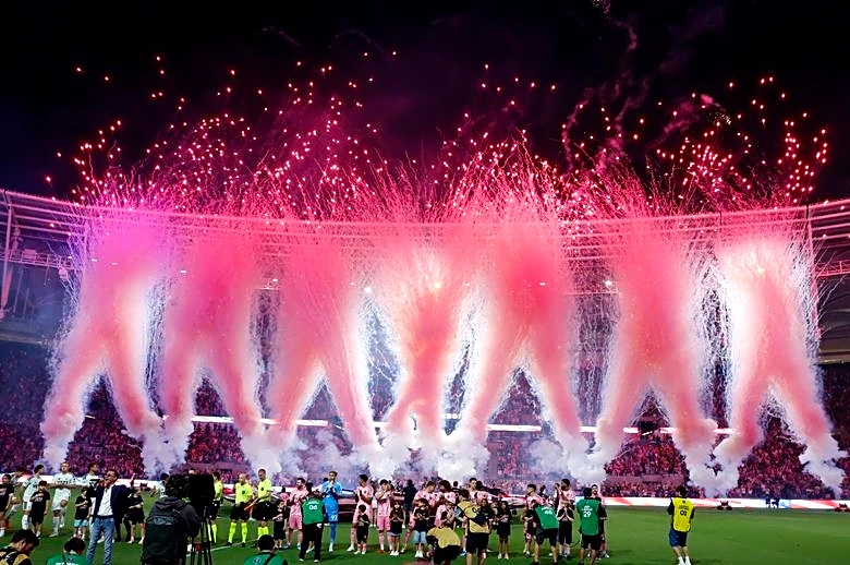 Soccer-World Cup lifts MLS ticket sales and ratings, Garber says