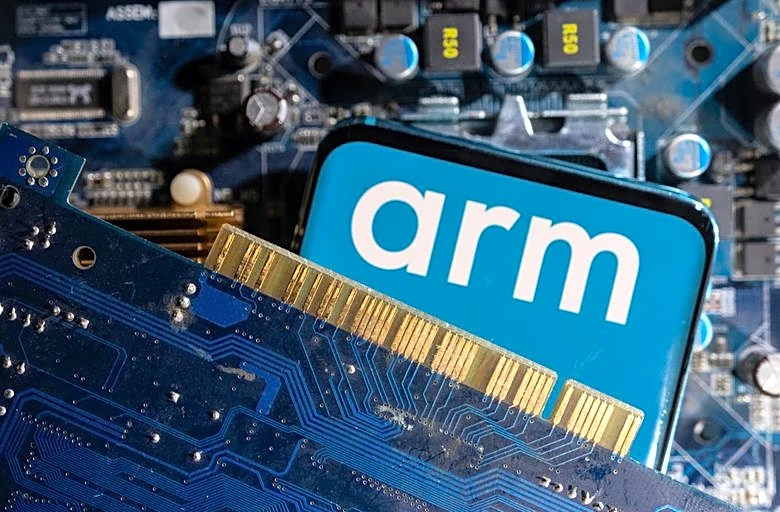 Arm forecasts quarterly revenue above estimates on AI-driven chip demand