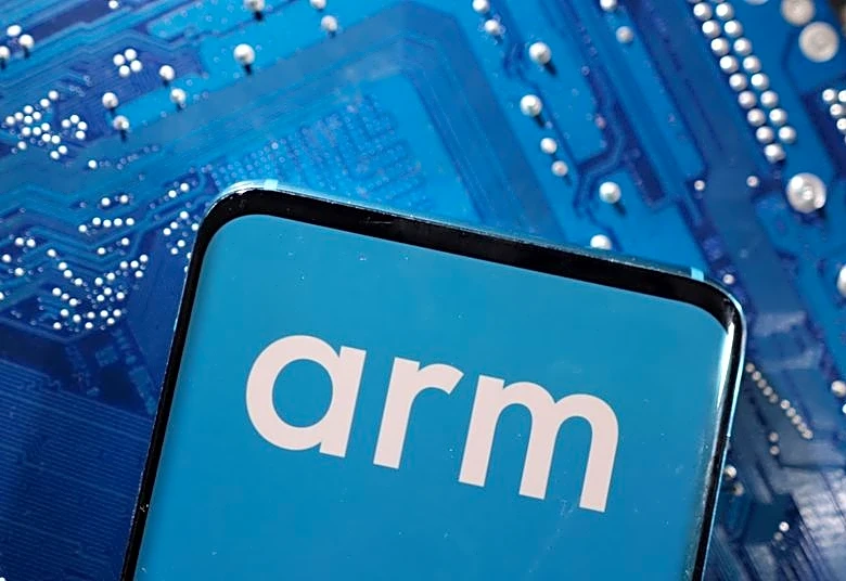 Arm shares dive after hours despite forecasts above estimates