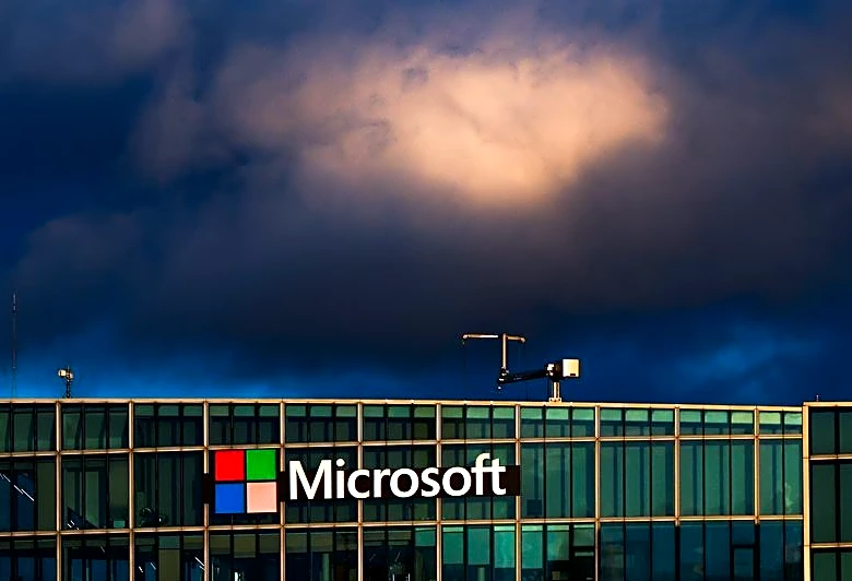 Microsoft cloud forecast beats estimates as cash keeps flowing from AI, shares rise