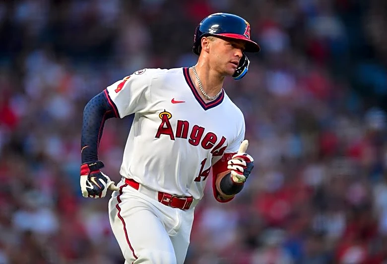 Rangers acquire C Logan O'Hoppe, RHP Chase Silseth from Angels