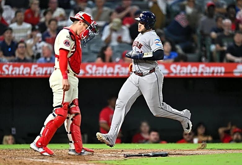 Yainer Diaz, Astros overtake Angels, cap series sweep