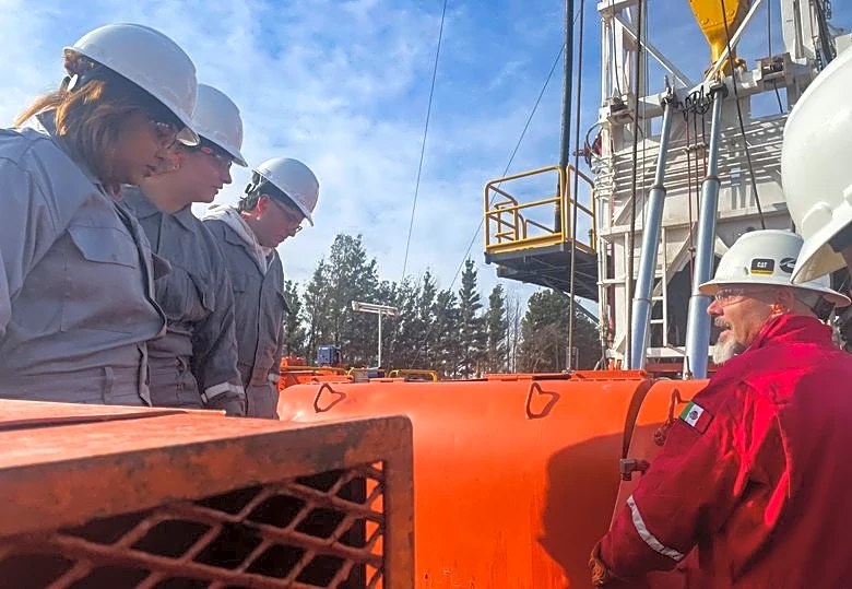 Argentina's growth paradox: Shale riches grow as jobs disappear elsewhere