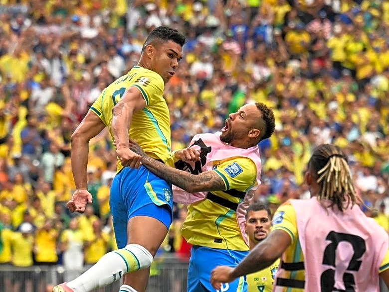Soccer-Neymar, Casemiro, Danilo not in Brazil's plans as Ancelotti turns to next generation