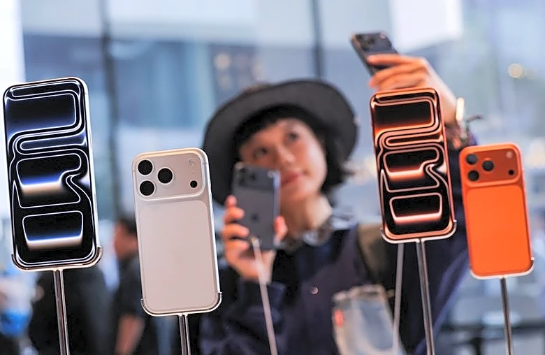 Apple disappoints with forecast dogged by supply chain struggles