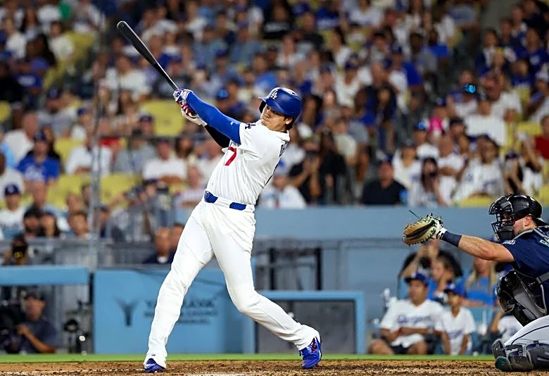 Dodgers hold Shohei Ohtani (knee soreness) out of lineup