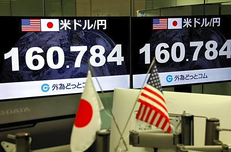 Morning Bid: Yen sinks as BOJ holds - and it's the KOSPI's best day