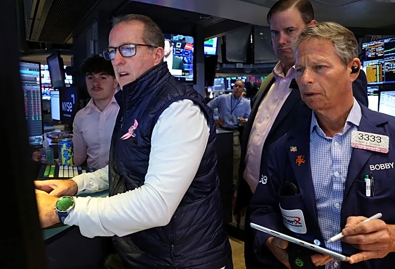 Global equity fund inflows surge to three week highs