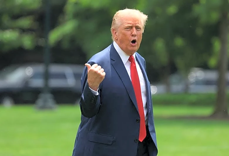 Trump convenes Cabinet at Camp David amid simmering Iran war