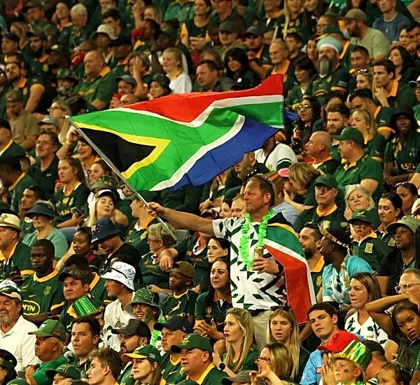 Rugby-New Zealand get rapturous reception as S.Africa tour begins in Cape Town 'home'
