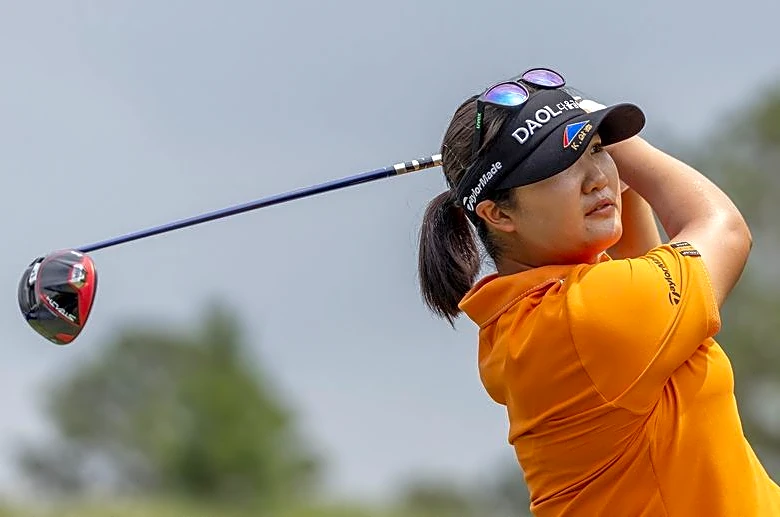 Golf-Ryu recovers from bad second-round start to take halfway lead at Women's Open