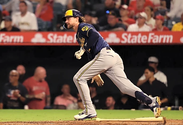 MLB roundup: Brewers down Angels, move atop MLB standings