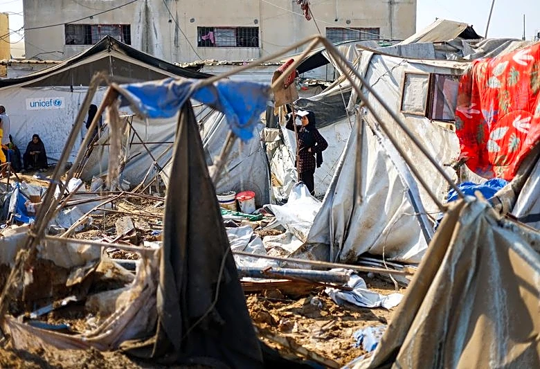 Israeli strikes kill nine in Gaza, Israeli minister says no deal to halt attacks