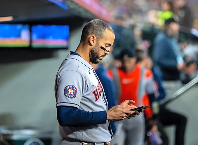 Astros' Carlos Correa (ankle surgery) not ruling out 2026 return