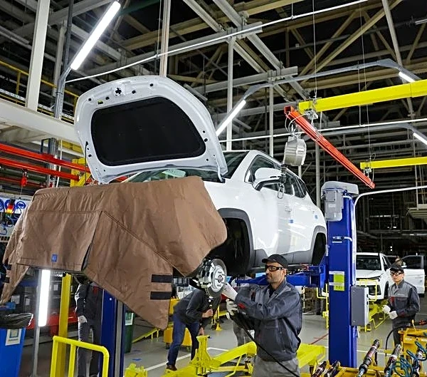 Russia's manufacturing growth hits 18-month high, PMI shows