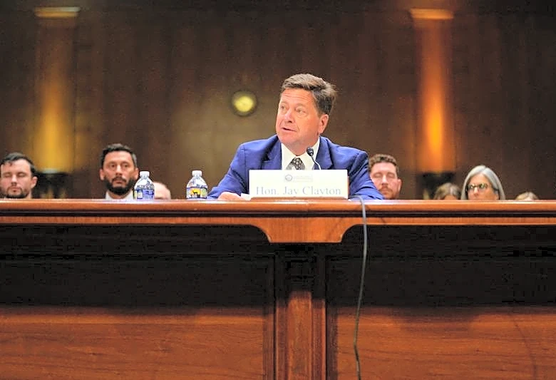 Jay Clayton sworn in as U.S. director of national intelligence