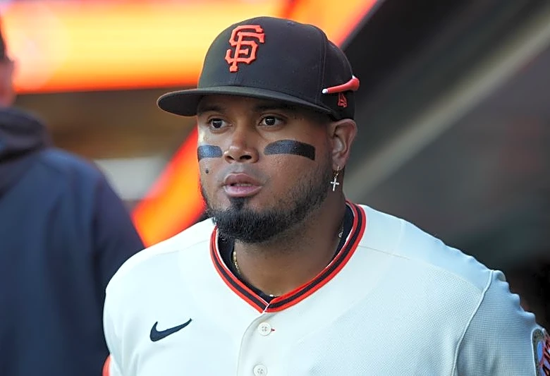 Phillies add 3-time batting champ Luis Arraez