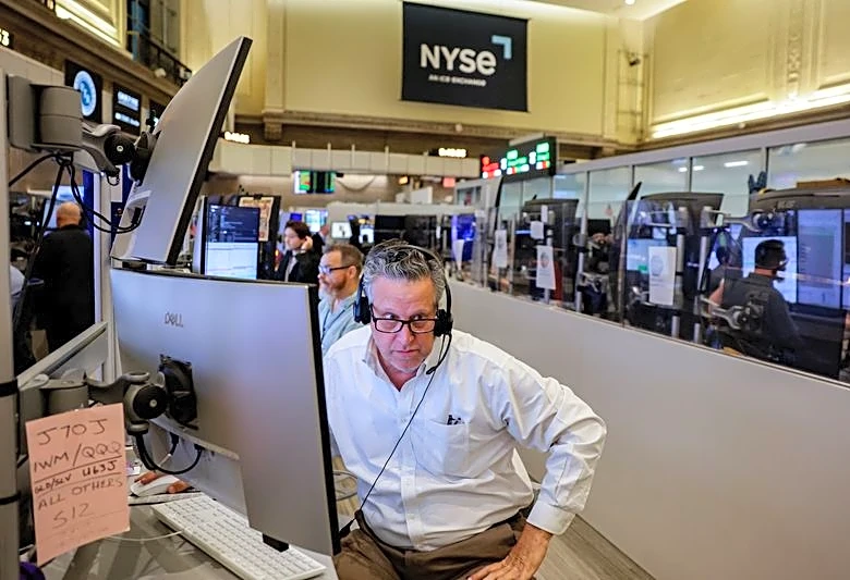 Trading Day: Dow record, yen vibrations