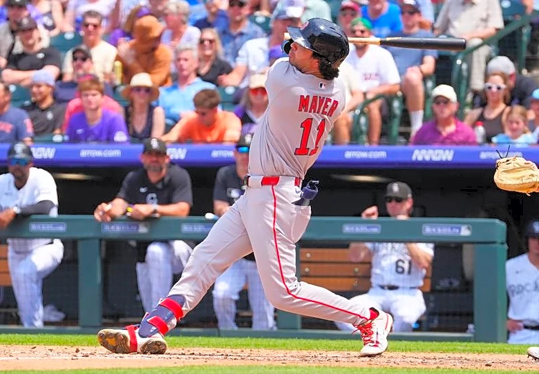 Reports: Red Sox move INF Marcelo Mayer to Giants for LHP Erik Miller