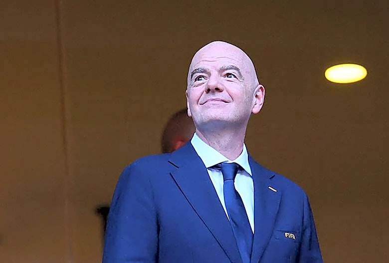 Soccer-Battle lines drawn as Infantino fights to hold onto power after FIFA stake sale fiasco