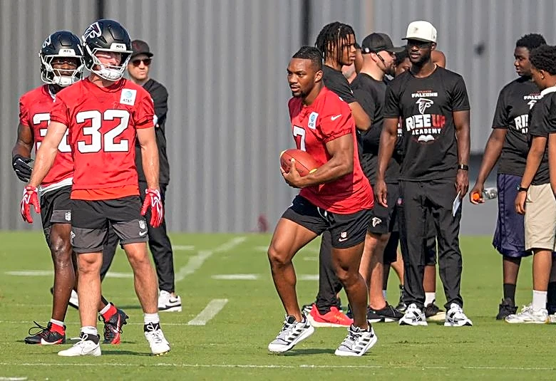 Falcons, RB Bijan Robinson agree to three-year, $75M extension