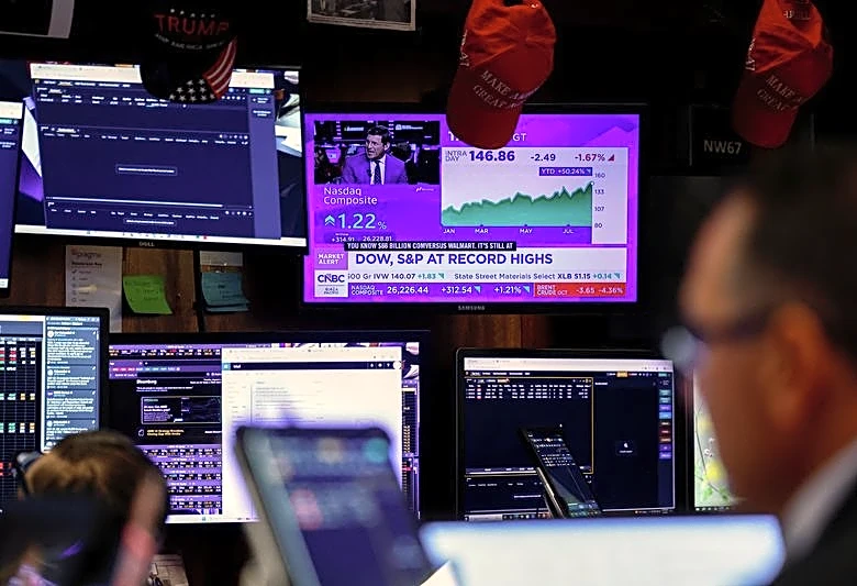 Stocks jump to records after upbeat company forecasts; oil, yen weaken