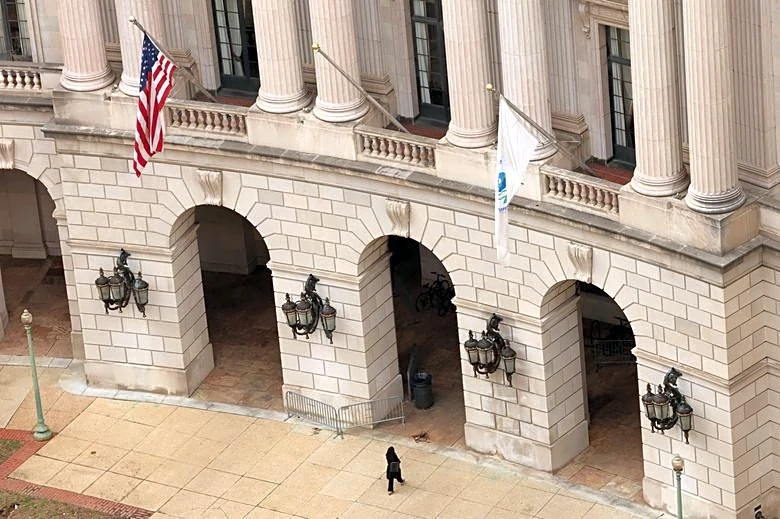 EPA cannot block billions in climate grants, US appeals court rules