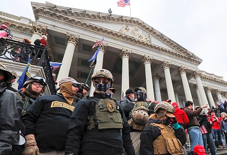 US judge grants DOJ request to dismiss January 6 cases against Oath Keepers