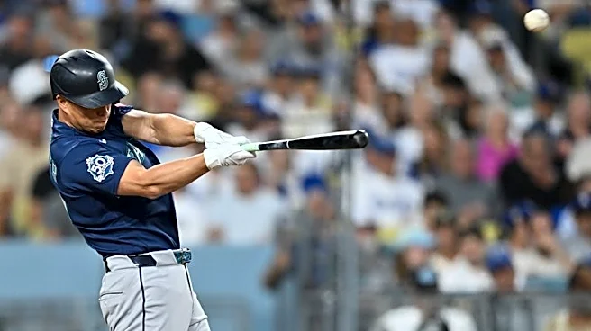 Mariners cut loose veterans Rob Refsnyder, Mitch Garver