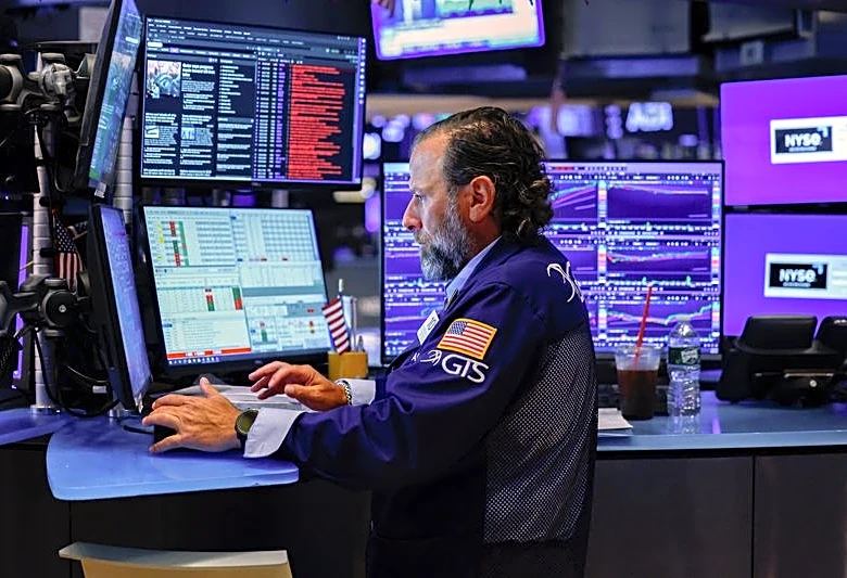 Wall Street warms to healthcare stocks as tech trade faces turbulence