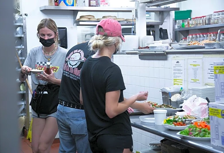 US service sector maintains strong growth pace in July