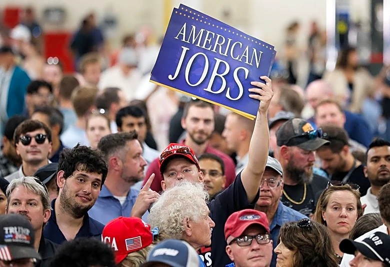 Soft July jobs report fuels skepticism over possible Fed rate hike