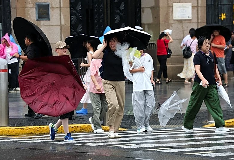 Typhoon Dolphin hits China's east coast, over 1 million evacuated