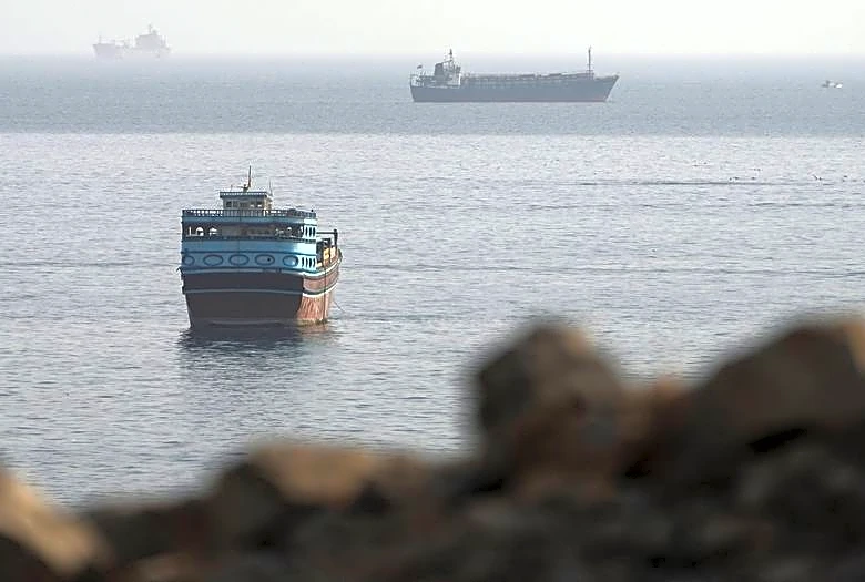 Oil rises on uncertainty over reopening of Hormuz
