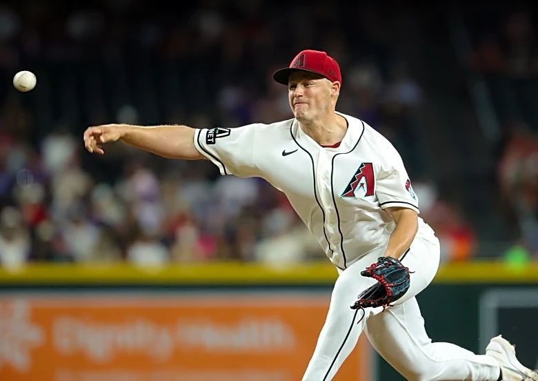 D-backs DFA former closer Paul Sewald, add Zack Littell