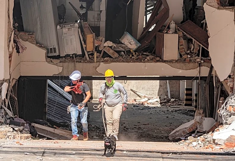 Colombia rescue efforts press on after quake, death toll expected to rise