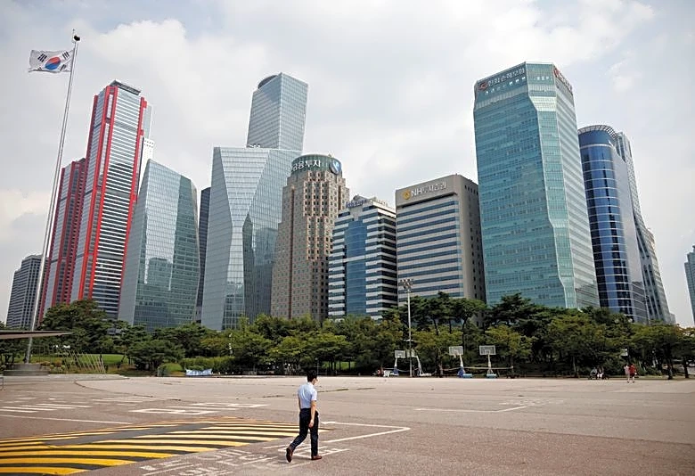 Taiwan, South Korea drive Asian equity outflows in July as AI worries bite