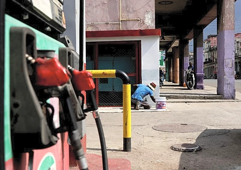 US fuel sales to Cuban business bring a glimpse of capitalism to Havana